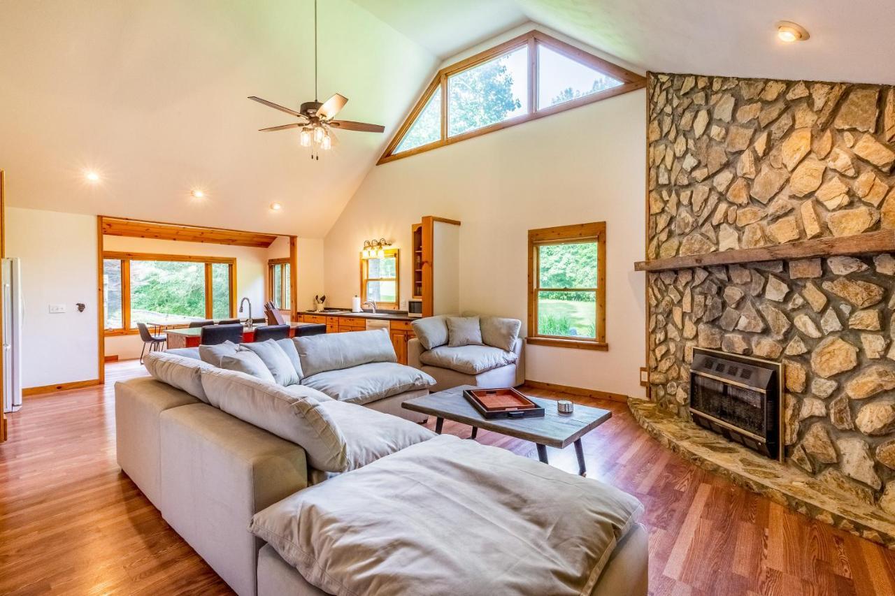 Pebble On The Creek Villa Whittier Bagian luar foto